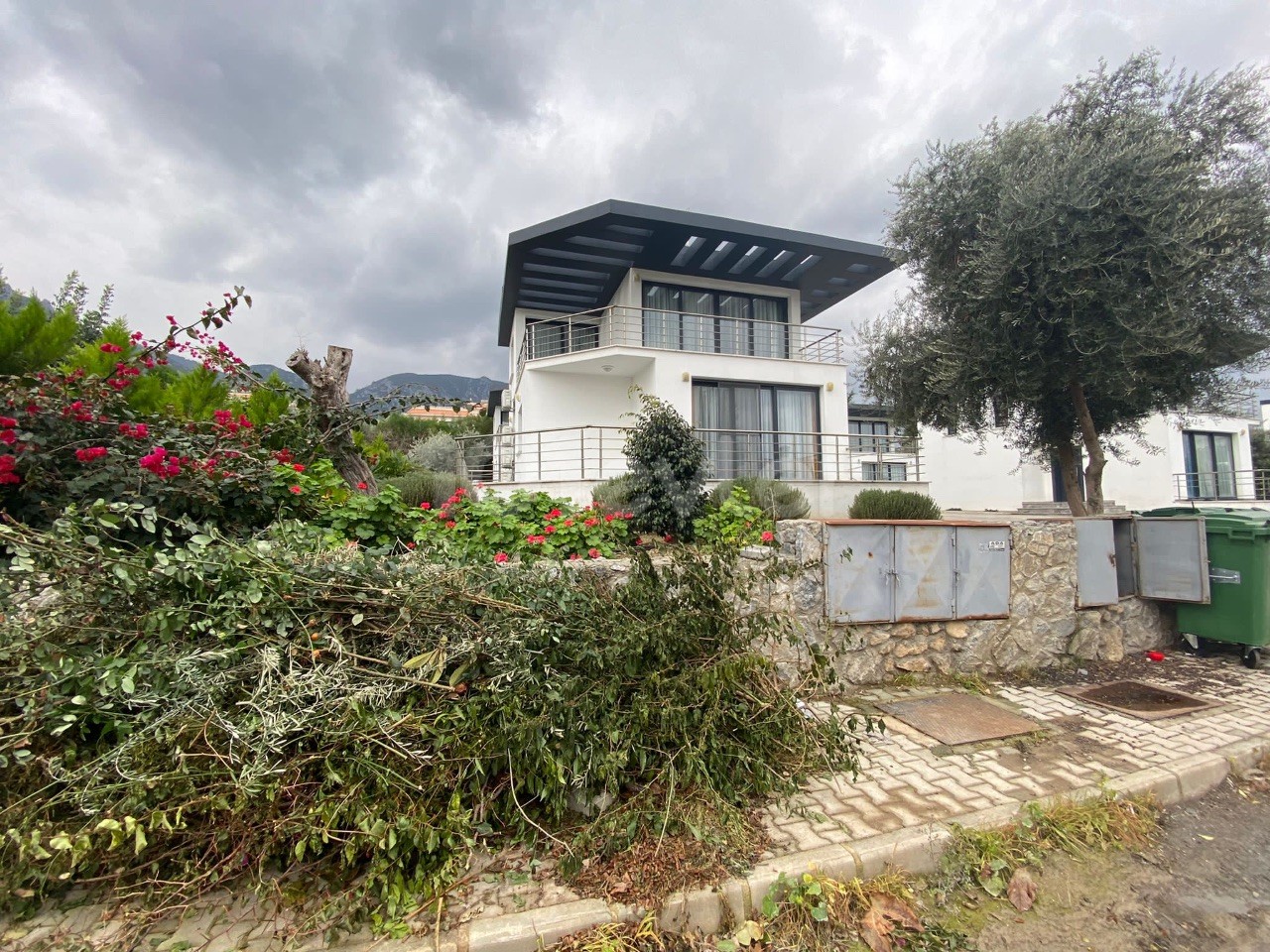 CYPRUS KYRENİA KARAOĞLANOĞLU GAU REGİON 3+1 VILLA FOR RENT