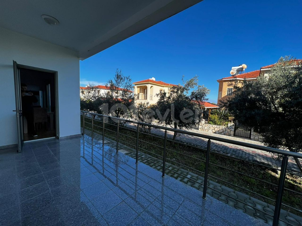 Kıbrıs - Girne - Edremit'de Satılık 2+1 Modern Daire