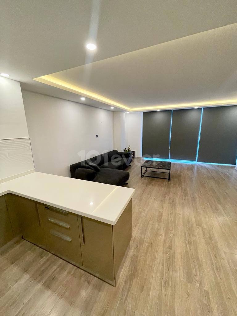 Kıbrıs Girne Merkez’de Lüks Satılık 1+1 Eşyalı Daire