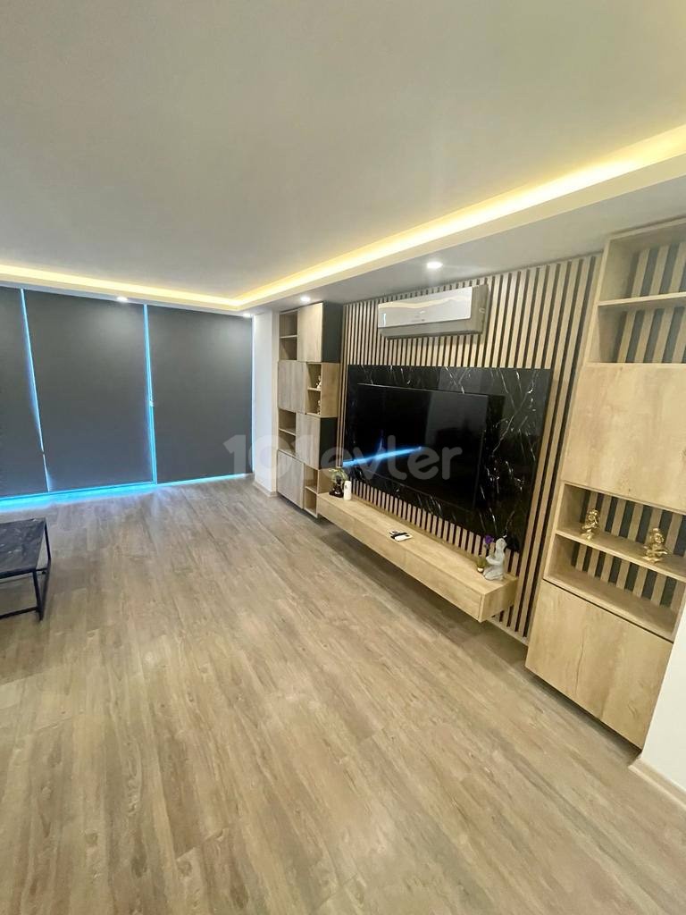 Kıbrıs Girne Merkez’de Lüks Satılık 1+1 Eşyalı Daire