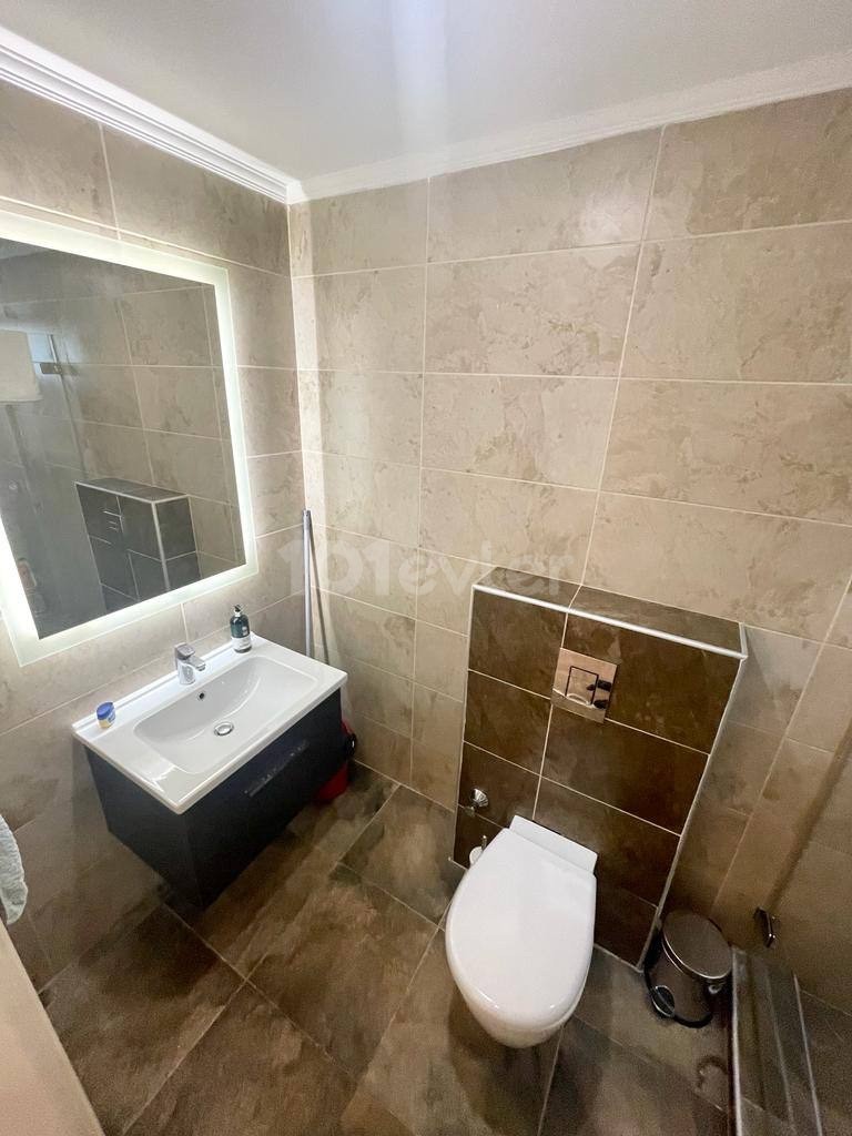 Kıbrıs Girne Merkez’de Lüks Satılık 1+1 Eşyalı Daire