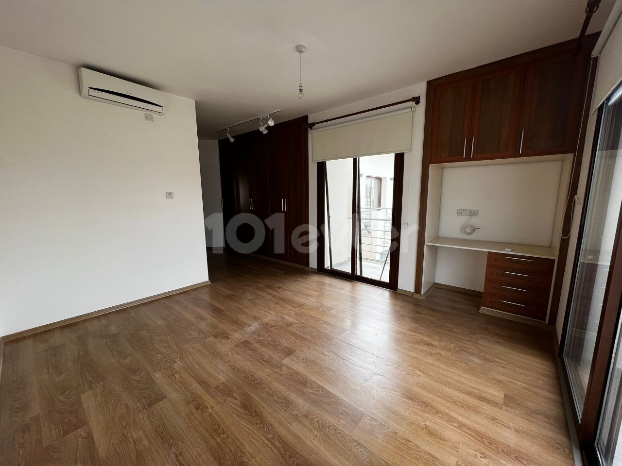 Kıbrıs Lefkoşa Hamitköy'de kiralık 4+1 modern villa