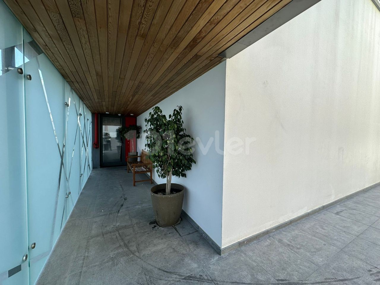 Ультра роскошная 1+1 полностью меблированная квартира в аренду в центре Кирении, Кипр