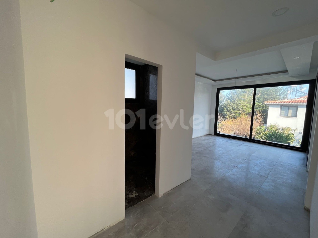 Cyprus Kyrenia Karaoğlanoğlu 4+2 Villa For Sale - Within Walking Distance To The Sea