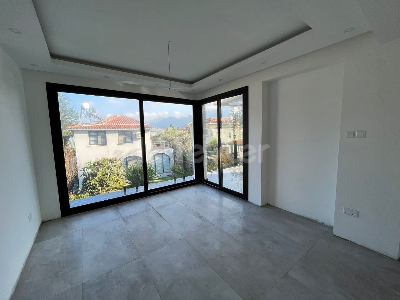 Cyprus Kyrenia Karaoğlanoğlu 4+2 Villa For Sale - Within Walking Distance To The Sea