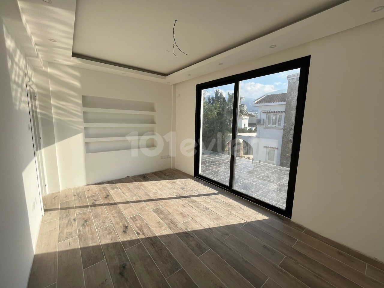 Cyprus Kyrenia Karaoğlanoğlu 4+2 Villa For Sale - Within Walking Distance To The Sea