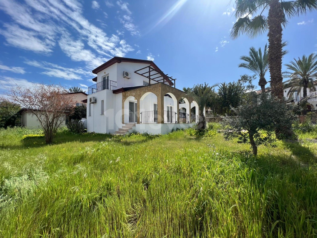 Zypern Kyrenia Karsiyaka 3+1 freistehende Villa zur Miete mit vollem Meer- und Bergblick