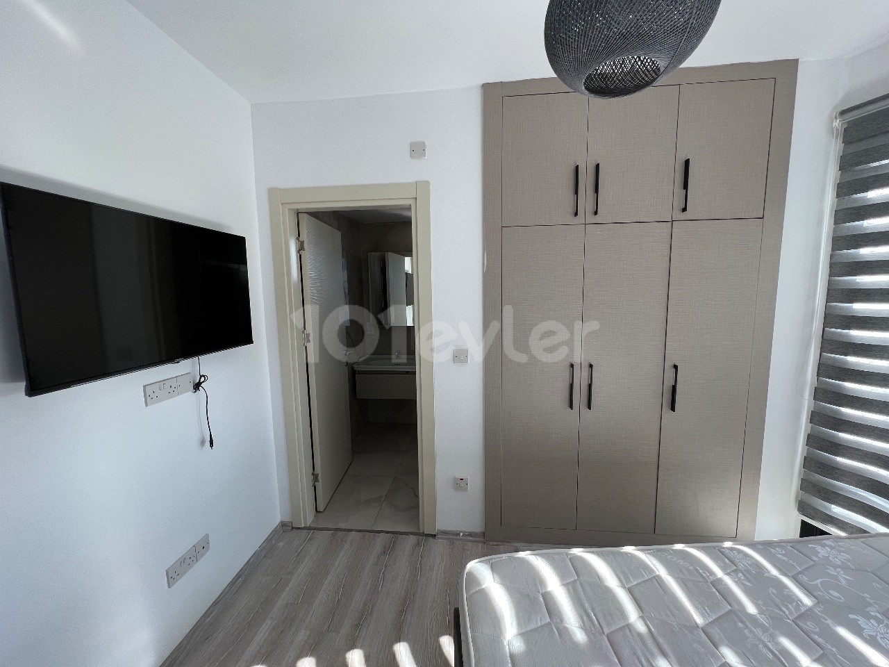 3+1 Seafront Flat For Rent In The Center of Kyrenia, Cyprus