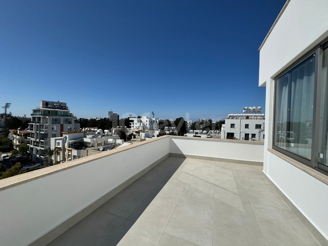 2+1 Ultra-Luxus-Penthouse zur Miete im Kyrenia Center