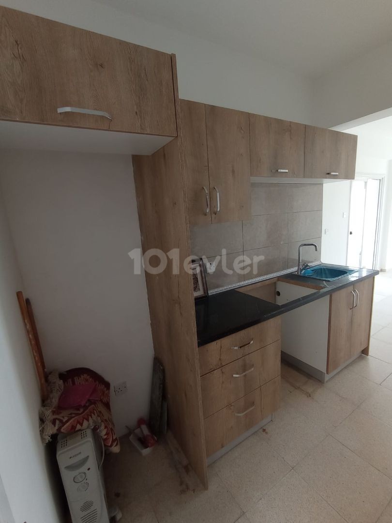 2+1 NEU RENOVIERTE WOHNUNG IM ZENTRUM VON FAMAGUSTA