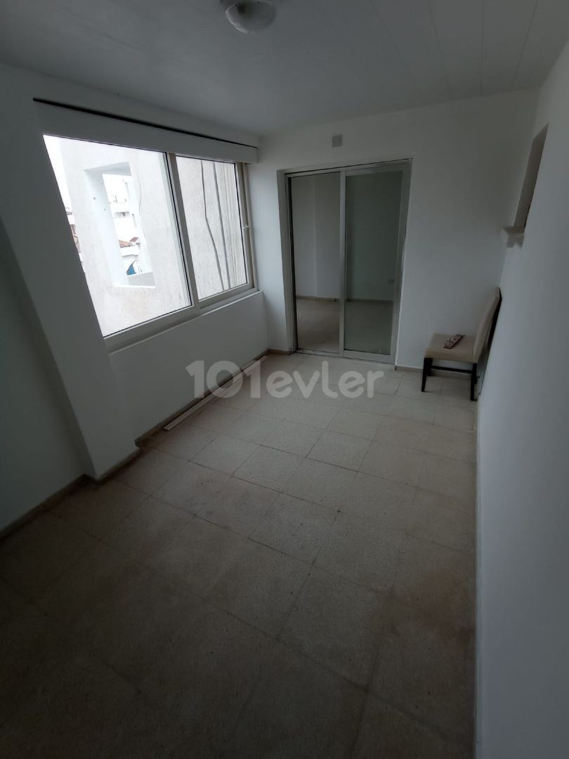 2+1 NEWLY REFURBISHED APARTMENT IN THE CENTER OF FAMAGUSTA