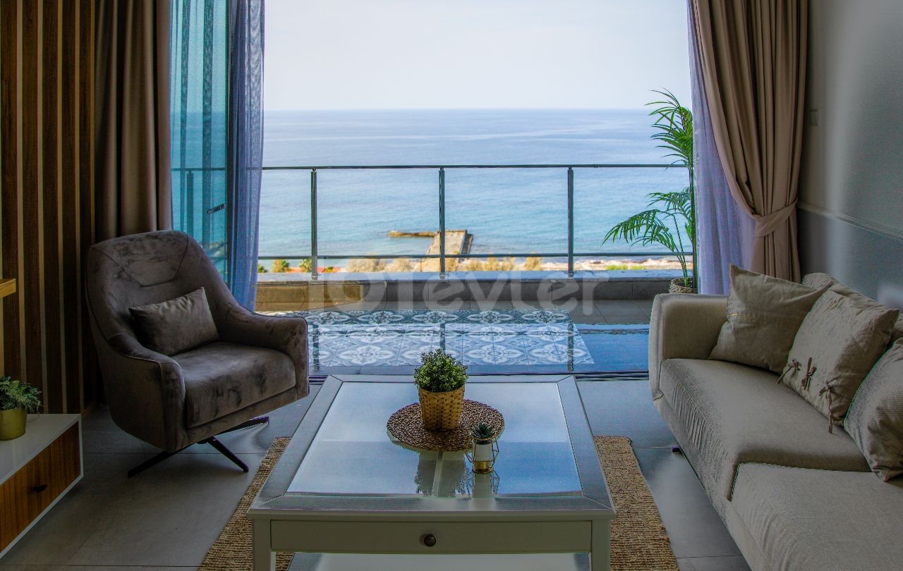 Luxury Villa agd Villa Apertmgnt seafront of Kyrenia