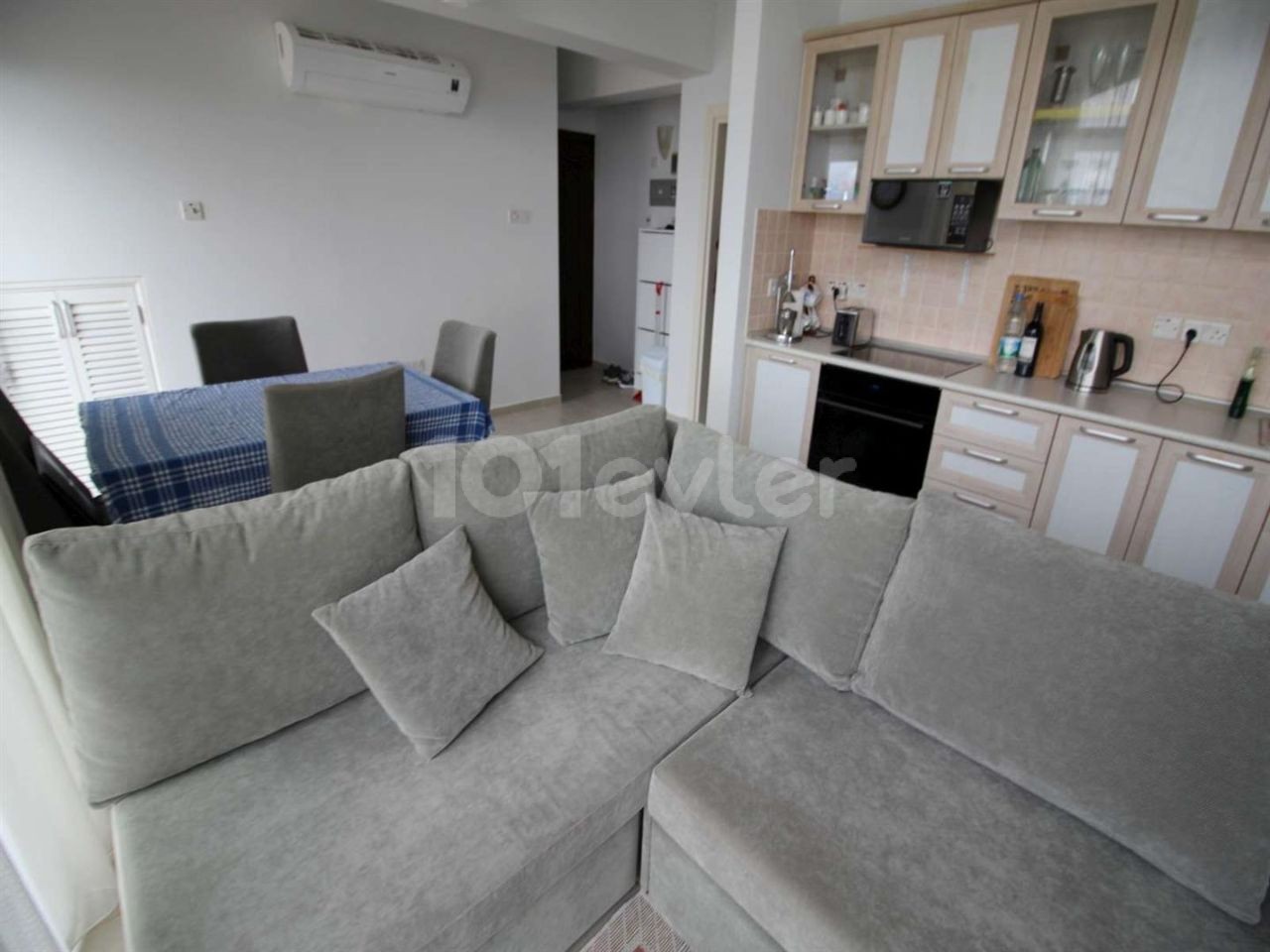 2 bedroom penthouse with roof terrace, great facilities on site