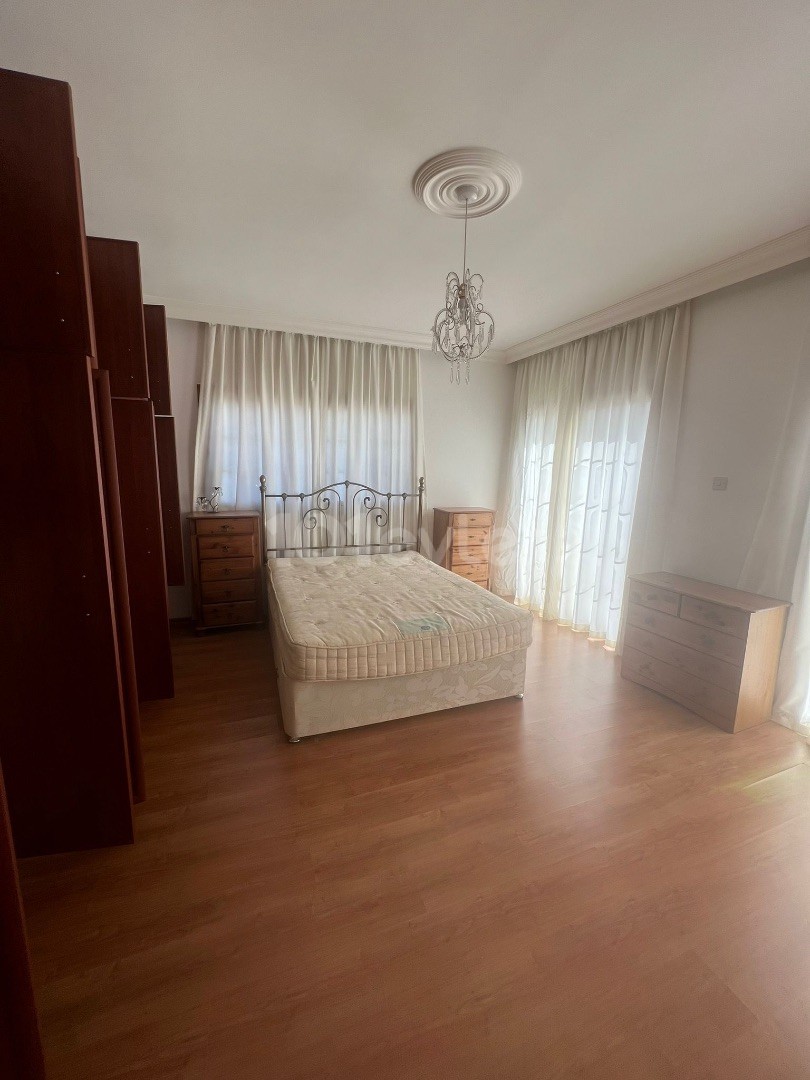 Royal.Tutar’a Özel: Kiralık 4+1 Villa Long Beach’te