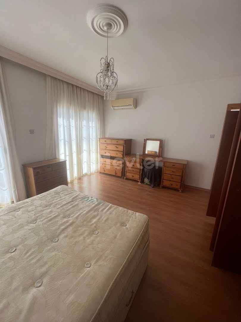 Royal.Tutar’a Özel: Kiralık 4+1 Villa Long Beach’te