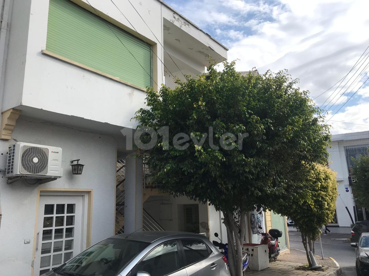 Opportunity To Buy Premium Retail Space Up To 540 m² (1,700,000 Gbp) In The Center Of Kyrenia. It Is An Ideal Project For A Boutique Hotel, Business or Residential Development.