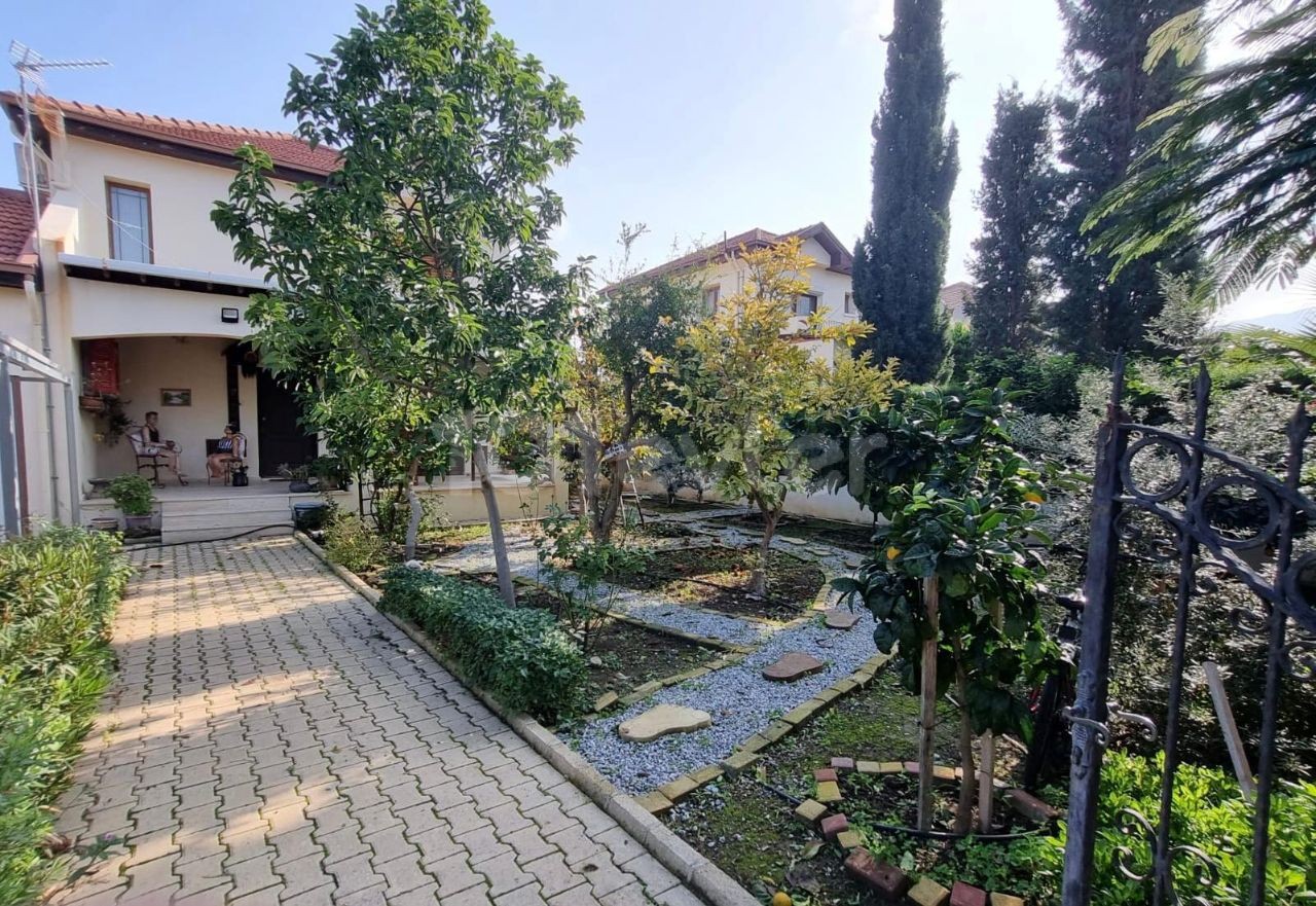 3+1 VILLA MIT PRIVATEM POOL ZU VERKAUFEN IN ALSANCAK, KYRENIA!!