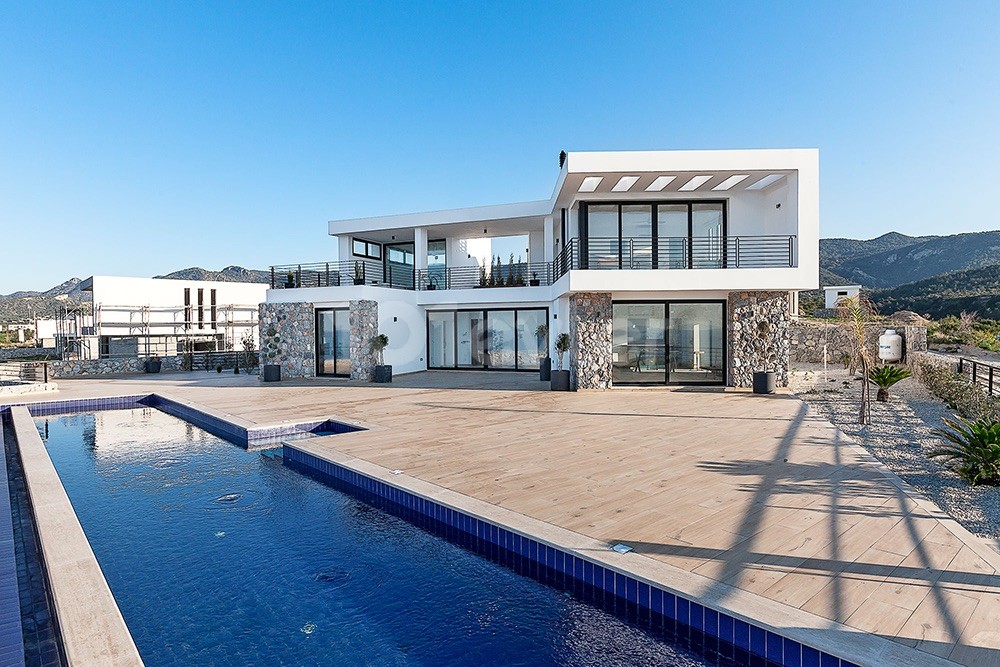 ULTRA-LUXURIÖSE 3+1-VILLA ZUM VERKAUF IN GIRNE BAHÇELİ, NULL ZUM MEER!!