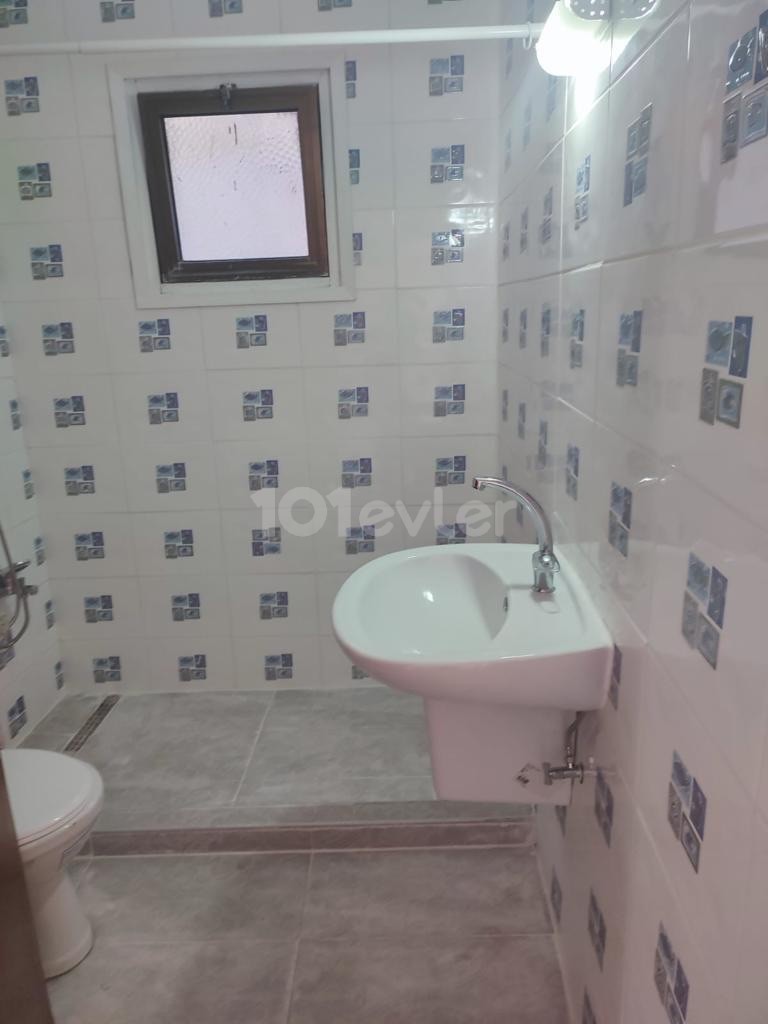 3+1 FULLY FURNISHED APARTMENT FOR RENT IN KYRENIA CENTER!!