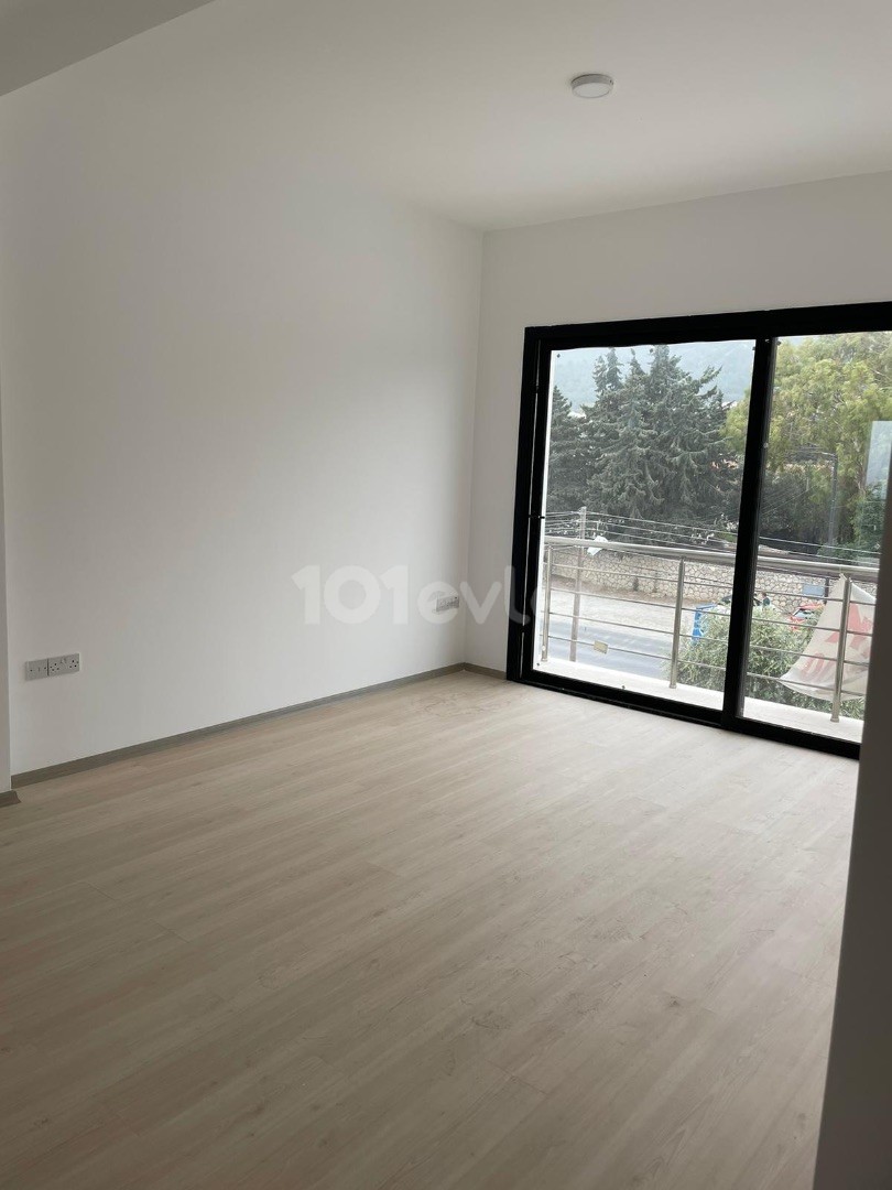 2+1 ZERO FLAT FOR SALE IN KYRENIA LAPTA WALKING DISTANCE TO THE SEA!!