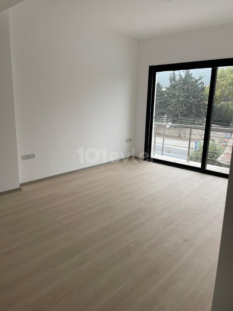 2+1 ZERO FLAT FOR SALE IN KYRENIA LAPTA WALKING DISTANCE TO THE SEA!!