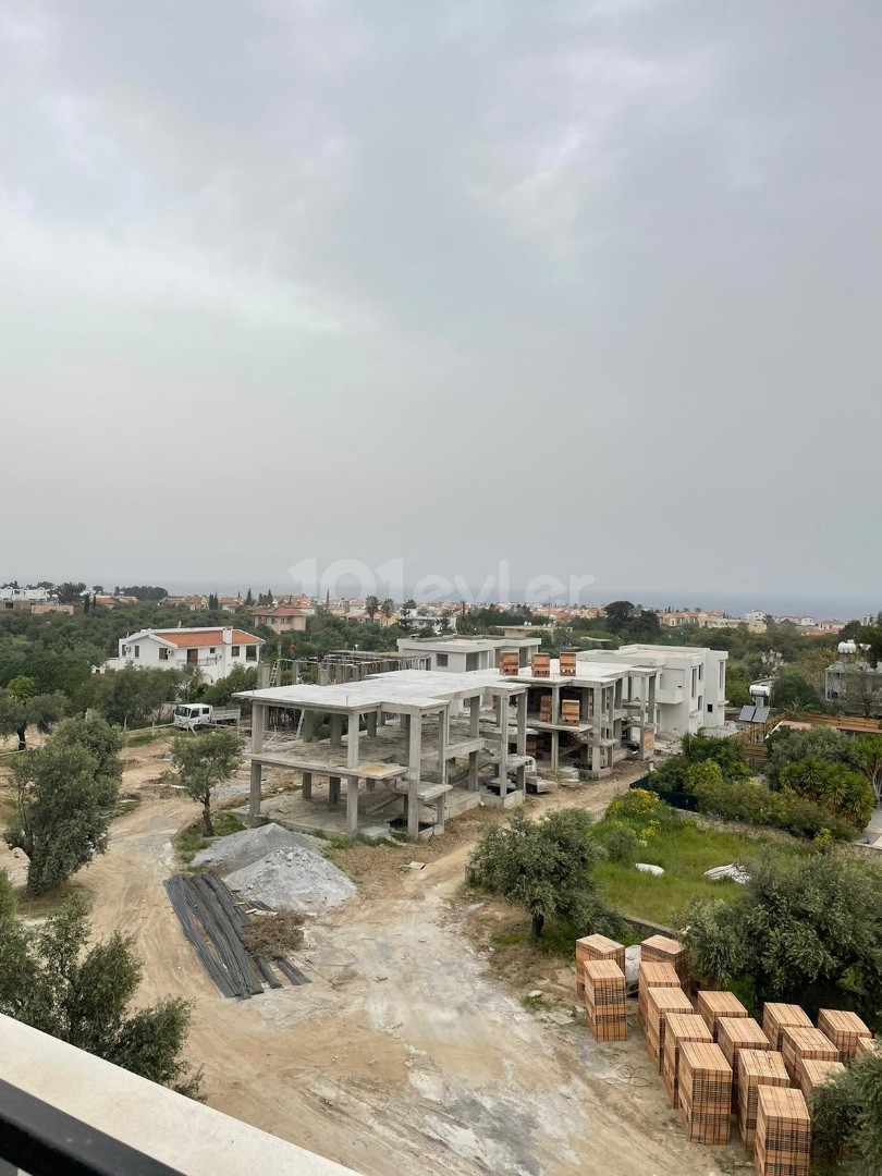 2+1 ZERO FLAT FOR SALE IN KYRENIA LAPTA WALKING DISTANCE TO THE SEA!!