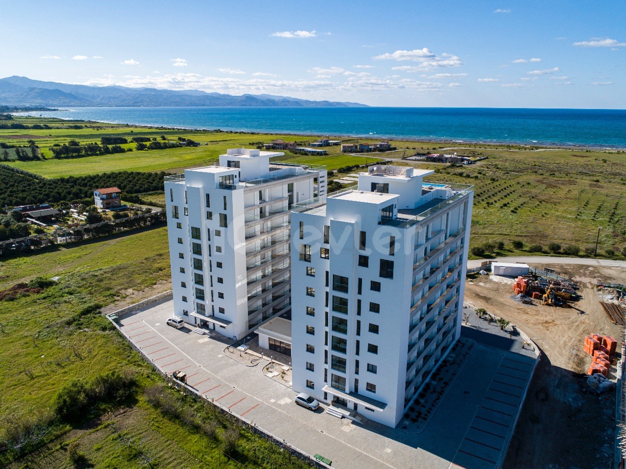 SPASS HABEN ODER ZUHÖREN WOLLEN; IN DIESEN WOHNUNGEN ERWARTEN SIE FRIEDLICHE NATUR UND LEBEN IM MEER!! ULTRA-LUXURIÖSE DUPLEX-PENTHOUSE-WOHNUNGEN ZUM VERKAUF IN LEFKE GAZİVEREN!!