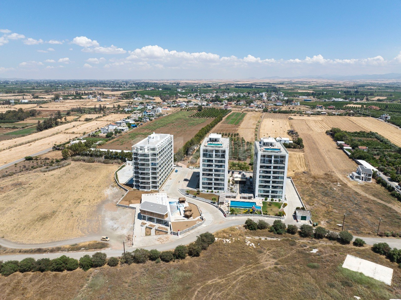 SPASS HABEN ODER ZUHÖREN WOLLEN; IN DIESEN WOHNUNGEN ERWARTEN SIE FRIEDLICHE NATUR UND LEBEN IM MEER!! ULTRA-LUXURIÖSE DUPLEX-PENTHOUSE-WOHNUNGEN ZUM VERKAUF IN LEFKE GAZİVEREN!!