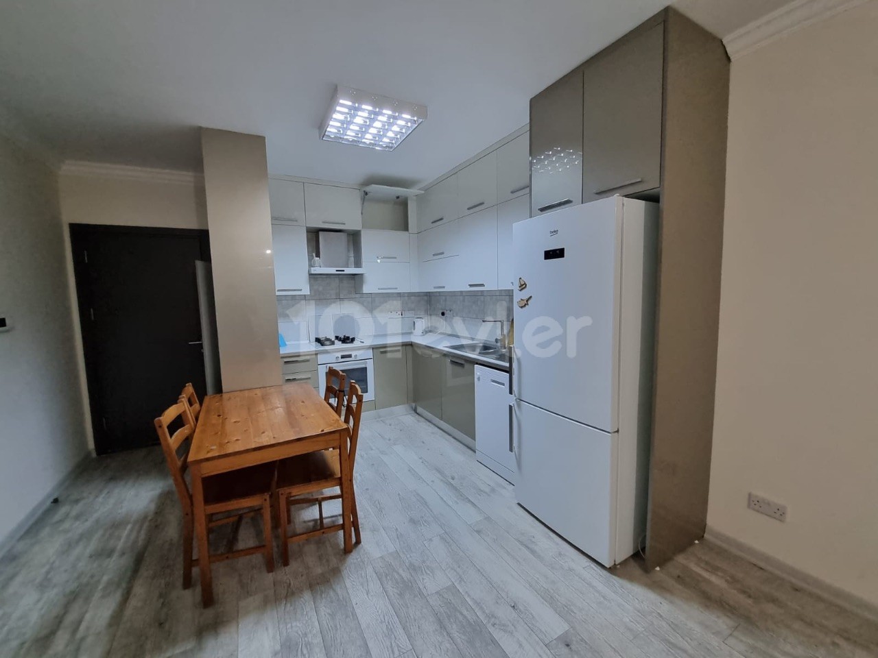 2+1 LUXURIÖSE WOHNUNG ZU VERMIETEN IM KYRENIA CENTER!!