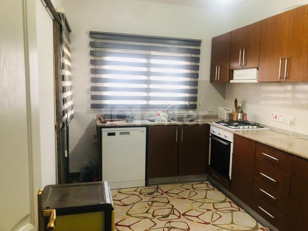 3+1 FLAT FOR SALE IN KYRENIA CENTER WITH PRIVATE GARDEN, FULLY FURNISHED AT BARGAIN PRICE!! TURKISH TITLE!!