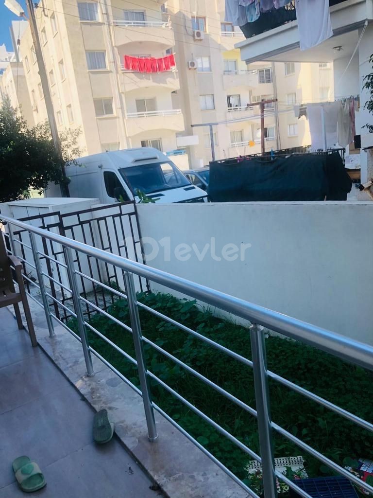 3+1 FLAT FOR SALE IN KYRENIA CENTER WITH PRIVATE GARDEN, FULLY FURNISHED AT BARGAIN PRICE!! TURKISH TITLE!!