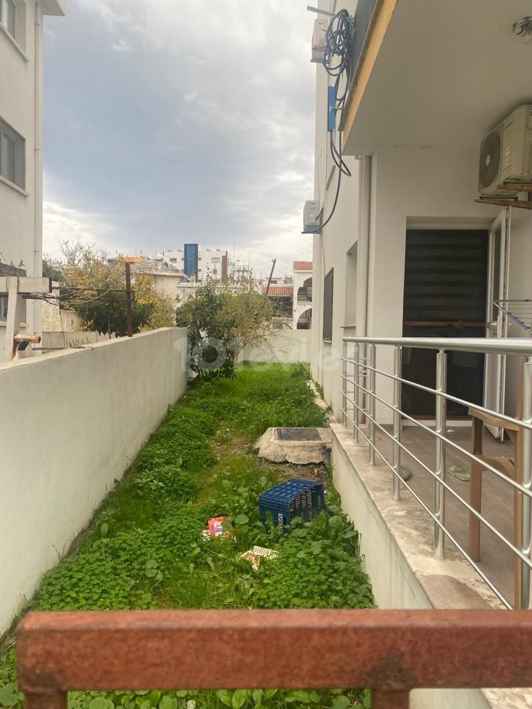 3+1 FLAT FOR SALE IN KYRENIA CENTER WITH PRIVATE GARDEN, FULLY FURNISHED AT BARGAIN PRICE!! TURKISH TITLE!!