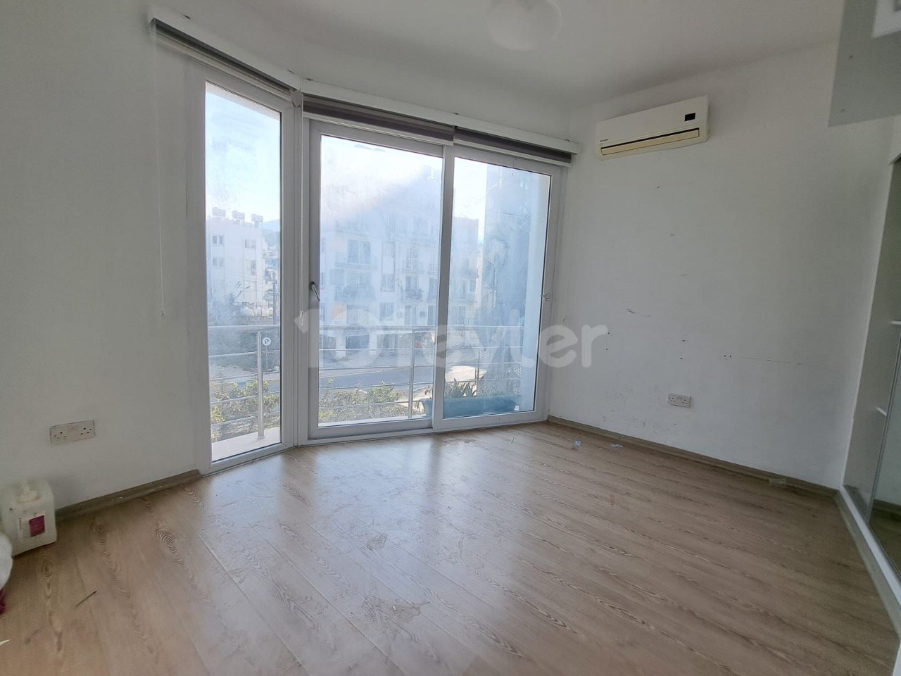 4+1 APARTMENT WITH COMMERCIAL PERMIT FOR RENT IN WALKING DISTANCE TO GIRNE PARK AVM!!