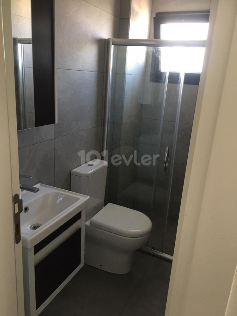 KYRENIA-PENTHOUSE MIT 3 SCHLAFZIMMERN UND 2 BÄDERN