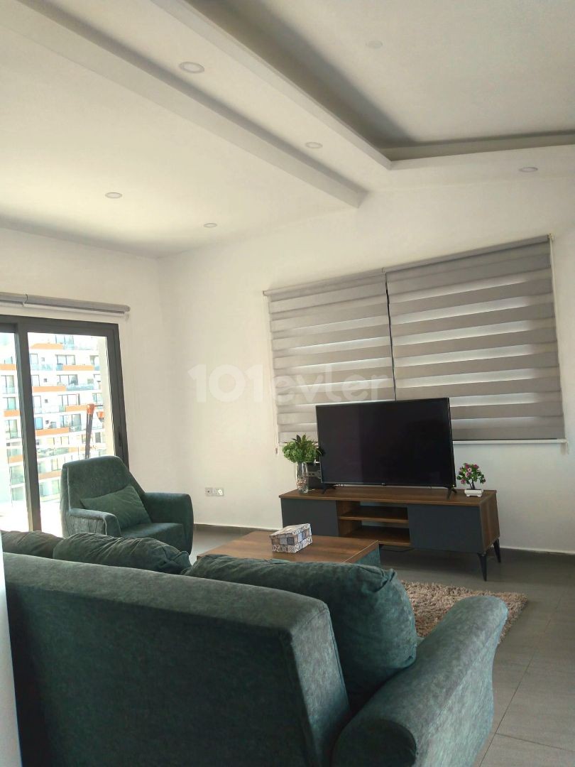 ERSTAUNLICHES PENTHOUSE MIT 3 SCHLAFZIMMERN IN GIRNE