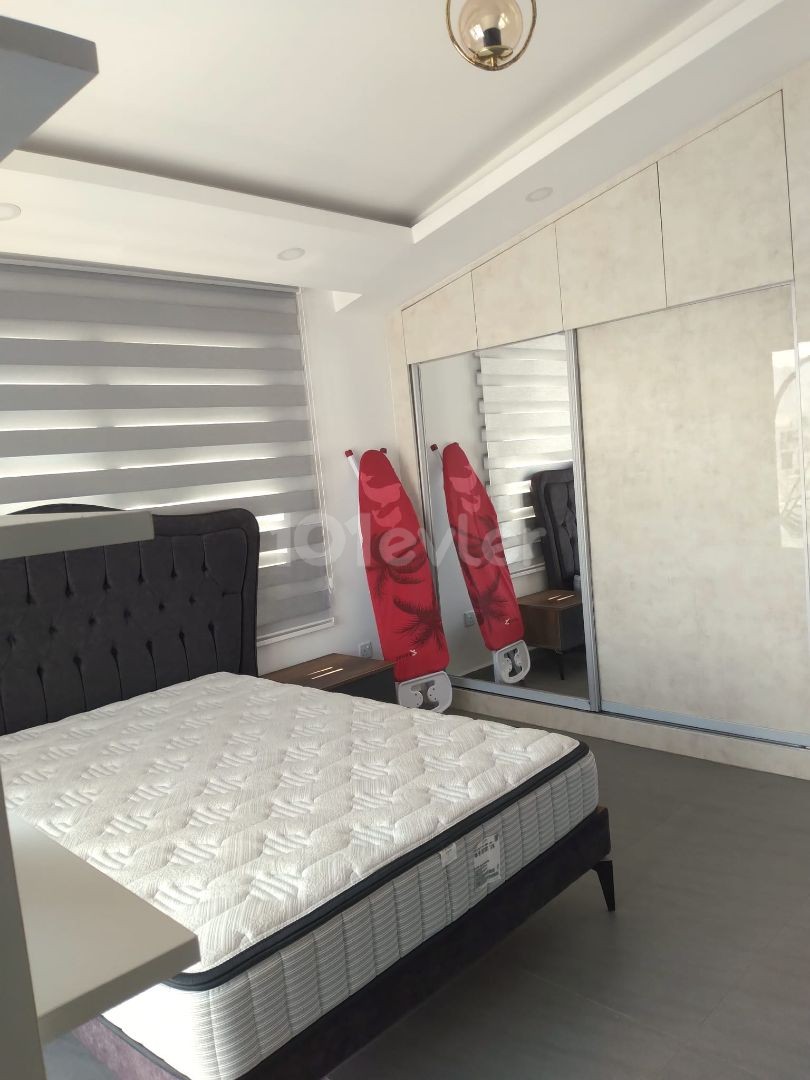 ERSTAUNLICHES PENTHOUSE MIT 3 SCHLAFZIMMERN IN GIRNE