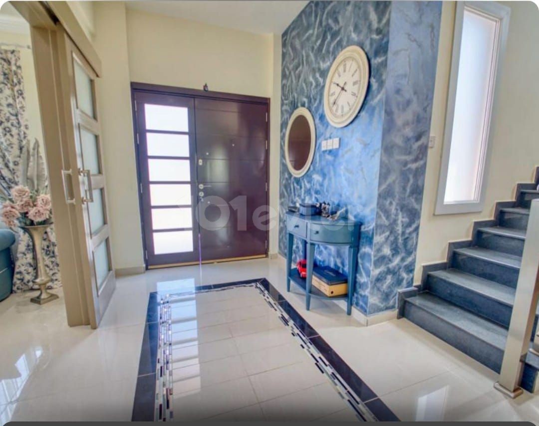 FULLY FURNISHED 4+1 VILLA WITH PRIVATE POOL FOR SALE IN GIRNE ALSANCAK