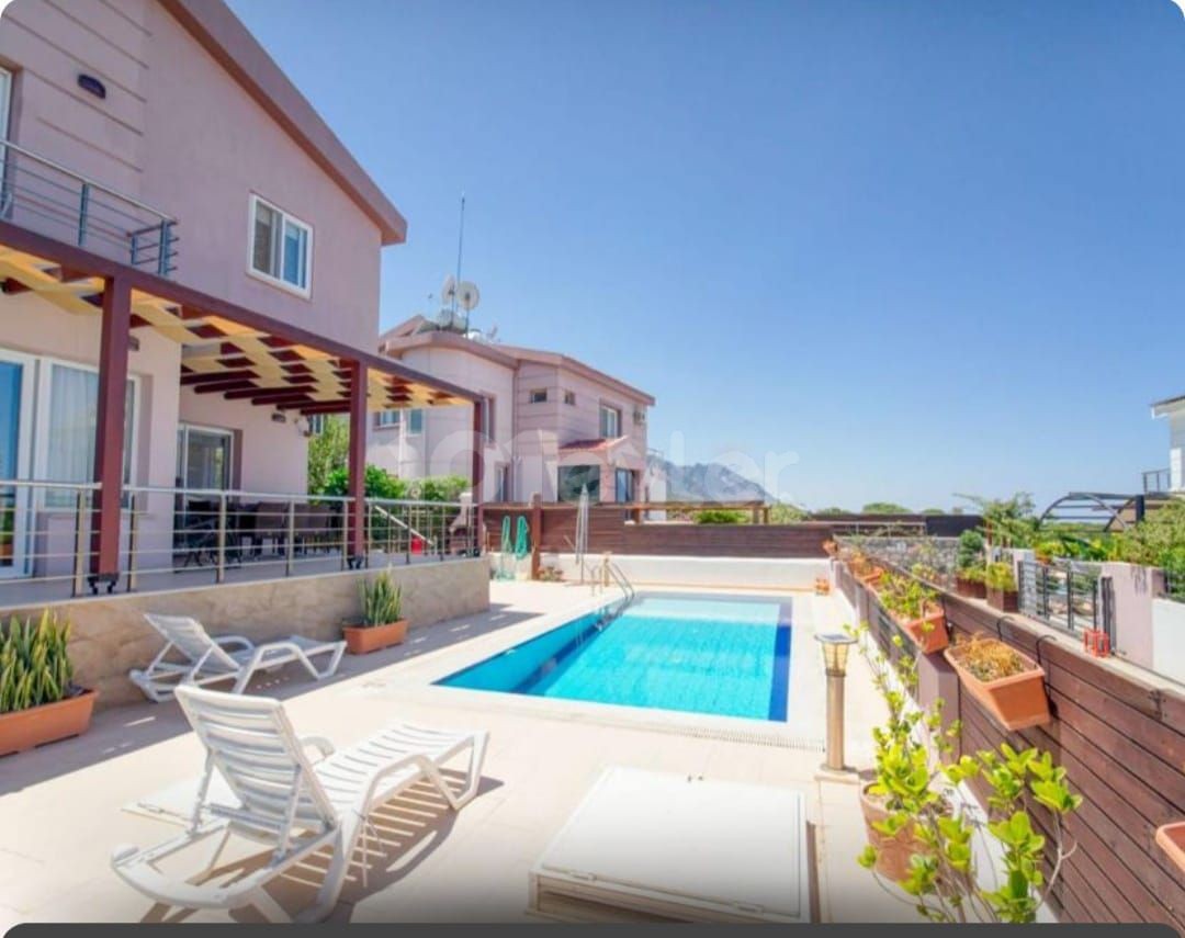 FULLY FURNISHED 4+1 VILLA WITH PRIVATE POOL FOR SALE IN GIRNE ALSANCAK