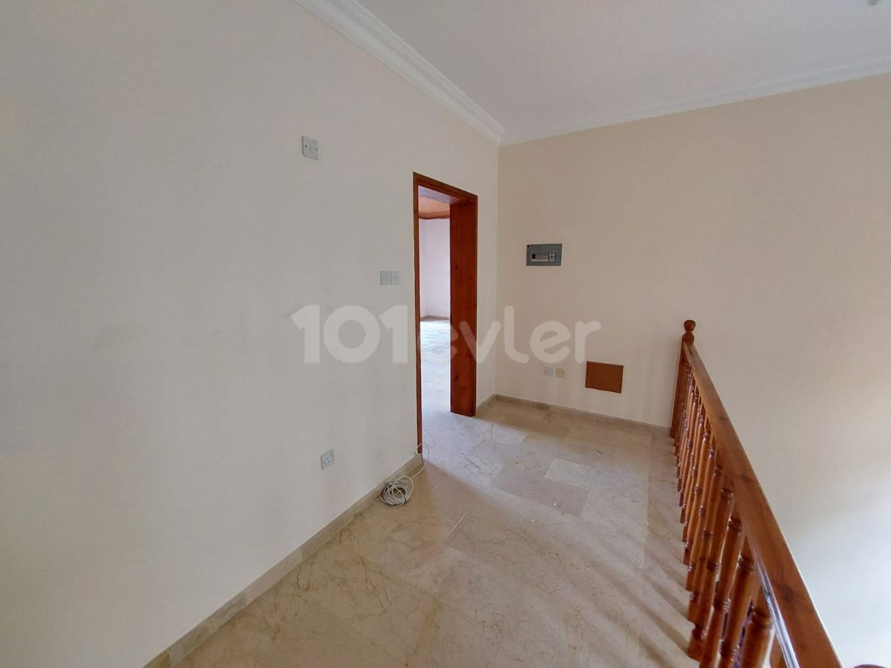 Girne, Alsancak da 4+2 Büyük Bahçeli Kiralık Villa