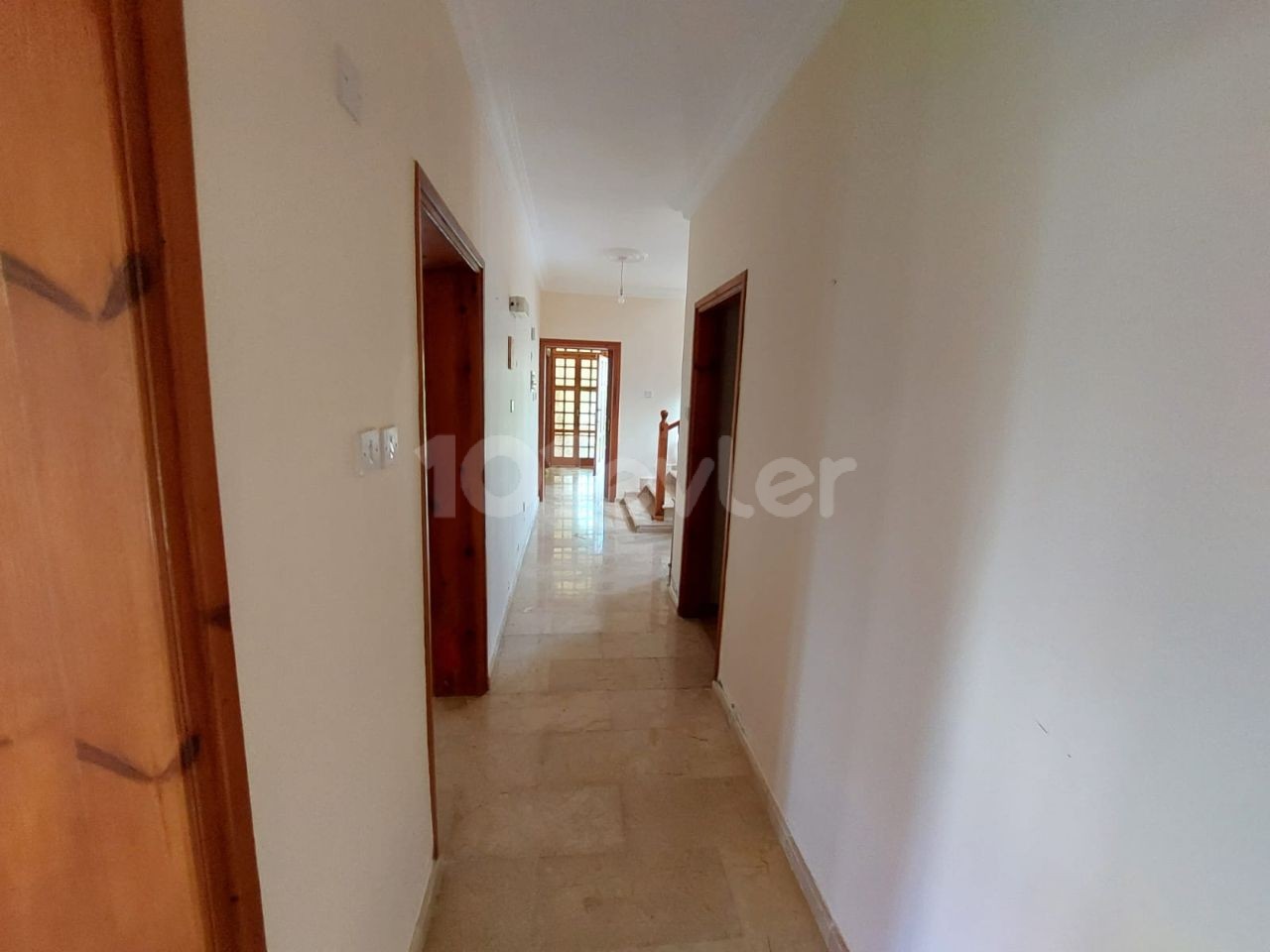 Girne, Alsancak da 4+2 Büyük Bahçeli Kiralık Villa