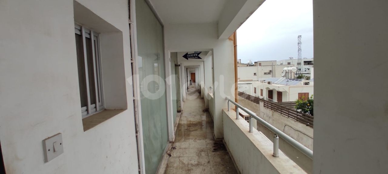 LEFKOSA METROPOL YOLU UZERI TURKISH MALI. 135 M2 LEFKONUKLU IS HANI 1st FLOOR COMMERCIAL PROPERTY SUITABLE FOR USE AS OFFICE/SHOWROOM