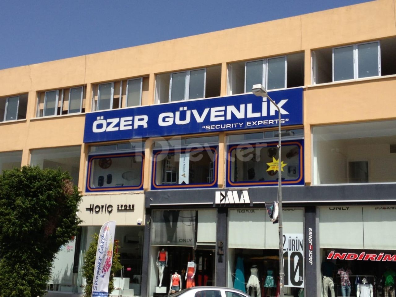 LEFKOSA METROPOL YOLU UZERI TURKISH MALI. 135 M2 LEFKONUKLU IS HANI 1st FLOOR COMMERCIAL PROPERTY SUITABLE FOR USE AS OFFICE/SHOWROOM