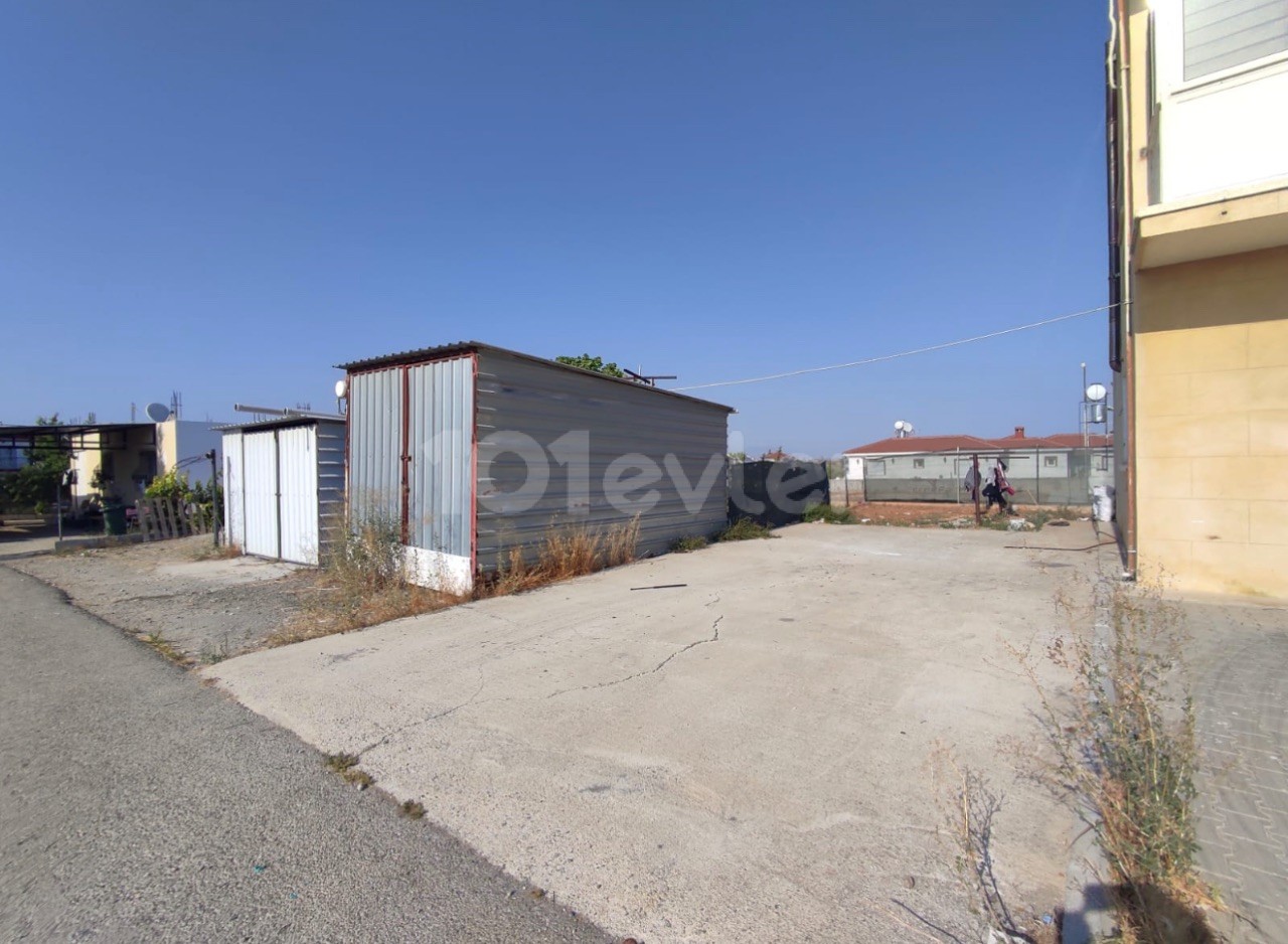 NIKOSIA/. 2+1 WOHNUNG ZUM VERKAUF IN ALAYKOY, ERDGESCHOSS 45.000 GBP