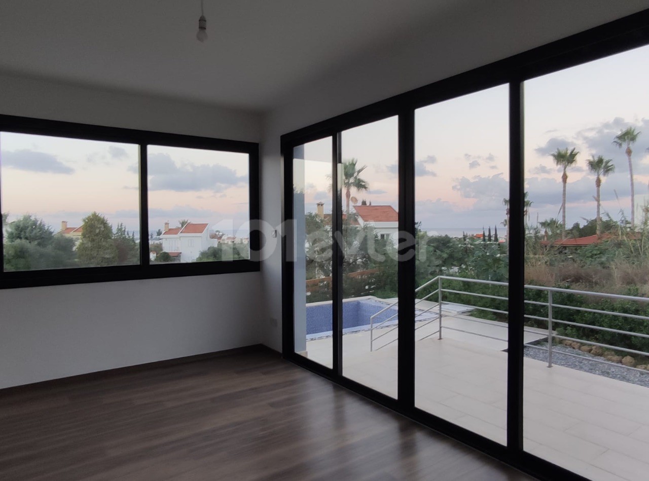 GİRNE /4+1 VILLA MIT BERG- UND MEERBLICK UND POOL IN ÇATALKÖY ** 