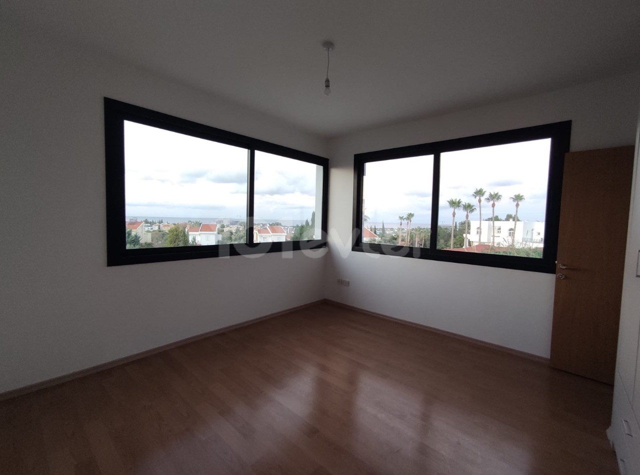 GİRNE /4+1 VILLA MIT BERG- UND MEERBLICK UND POOL IN ÇATALKÖY ** 