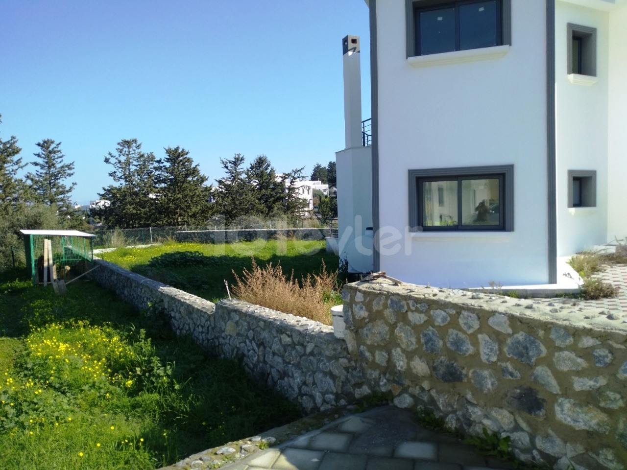 300 m2 VILLA ZU VERKAUFEN AUF 1200 m2 LAND IN ALSANCAK IN GİRNE ** 