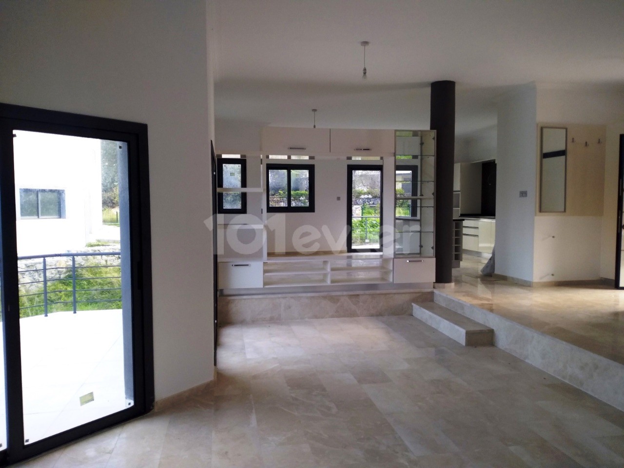 300 m2 VILLA ZU VERKAUFEN AUF 1200 m2 LAND IN ALSANCAK IN GİRNE ** 