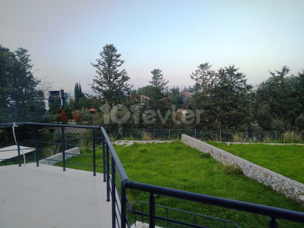 300 m2 VILLA ZU VERKAUFEN AUF 1200 m2 LAND IN ALSANCAK IN GİRNE ** 