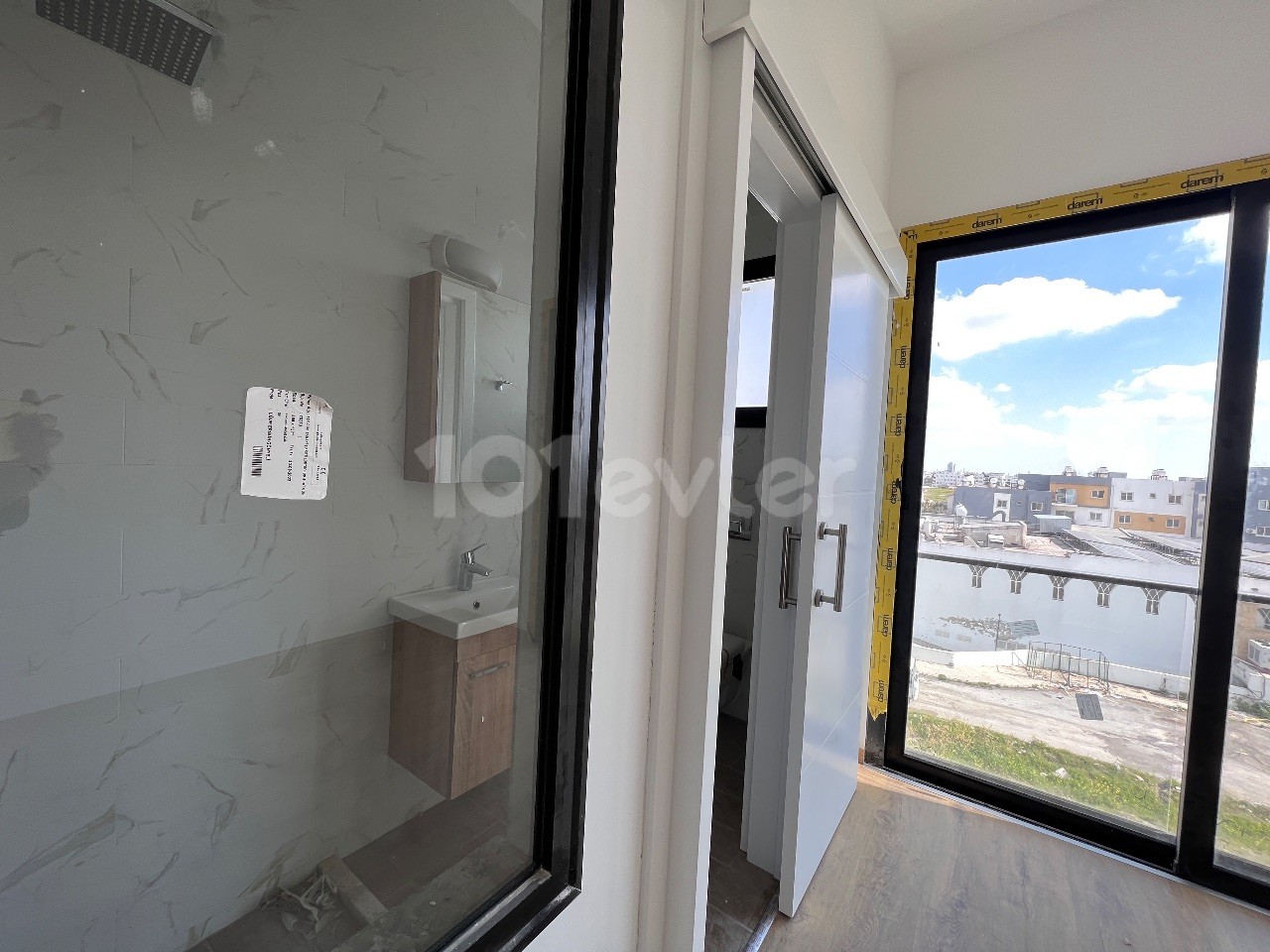 PENTHAUS DELUXE MIT GROSSEM BALKON, JACUZZI IN LEFKOŞA/GÖNYELI 