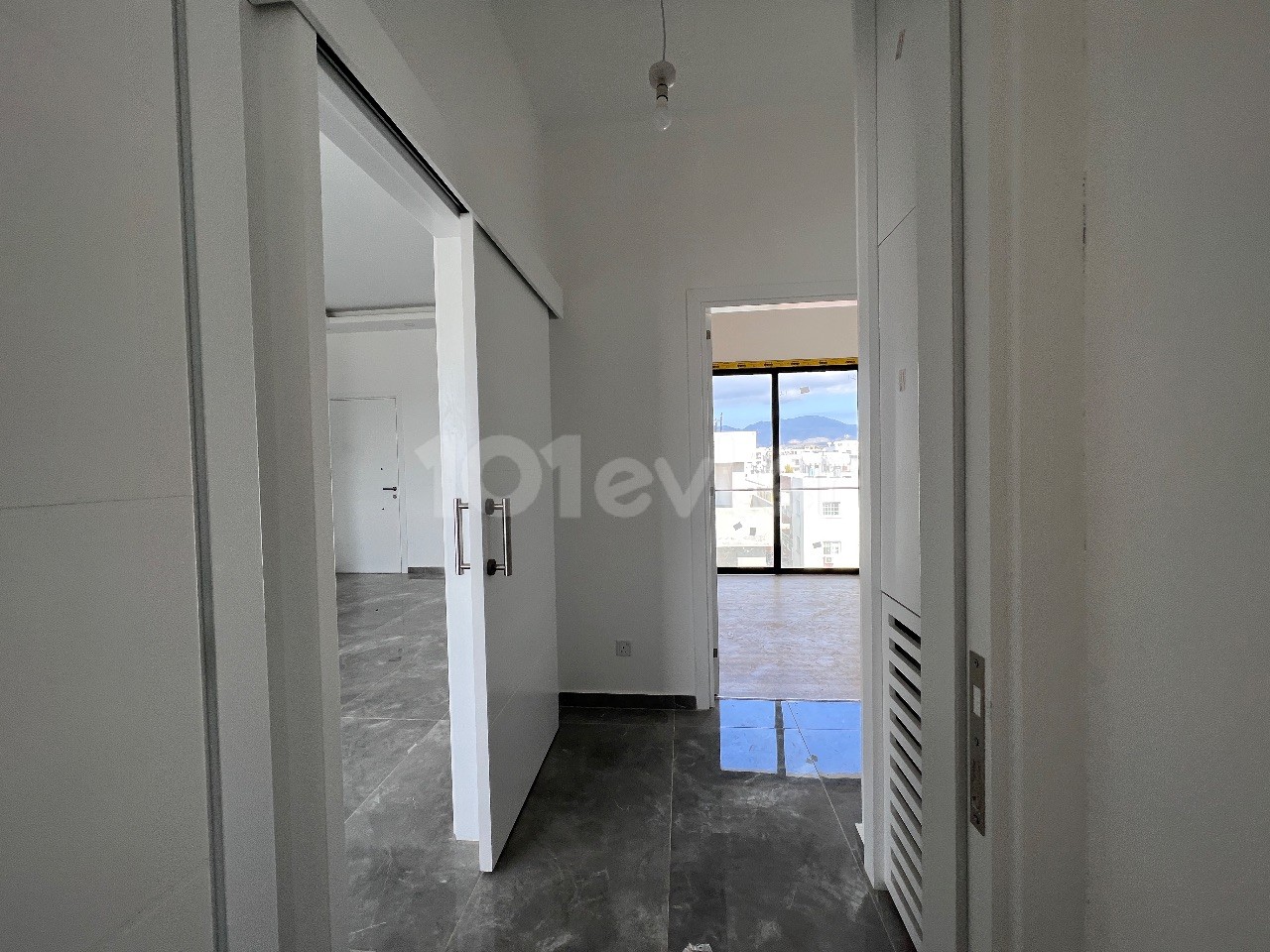 PENTHAUS DELUXE MIT GROSSEM BALKON, JACUZZI IN LEFKOŞA/GÖNYELI 